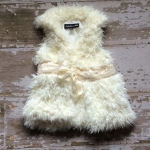 Isobella & Chloe Soft and Cozy Vest